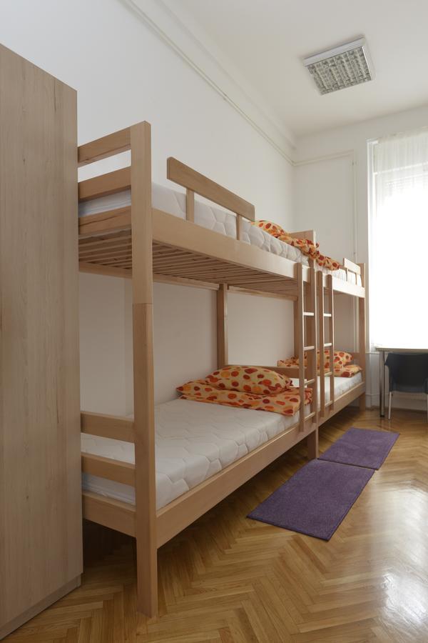 Hostel Flow House Centar Novi Sad Esterno foto