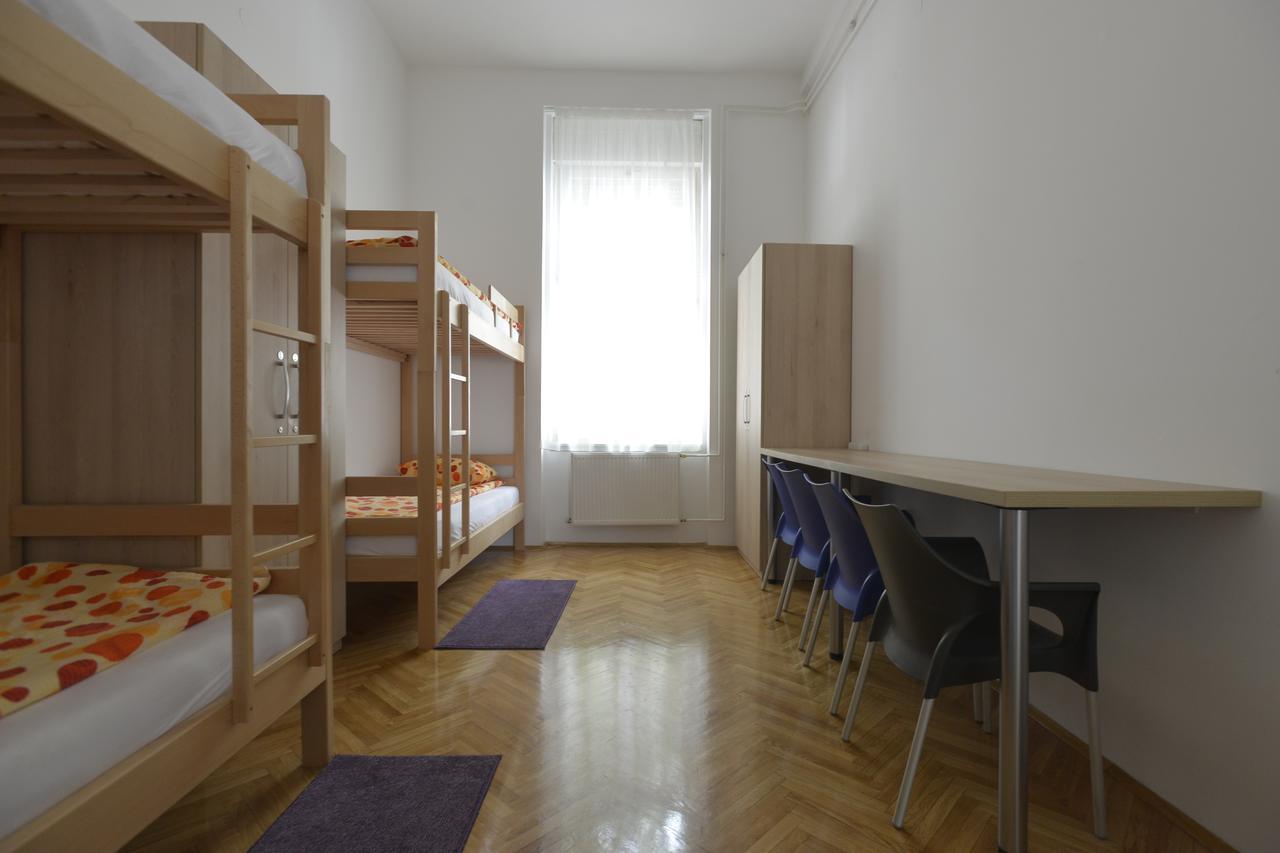 Hostel Flow House Centar Novi Sad Esterno foto